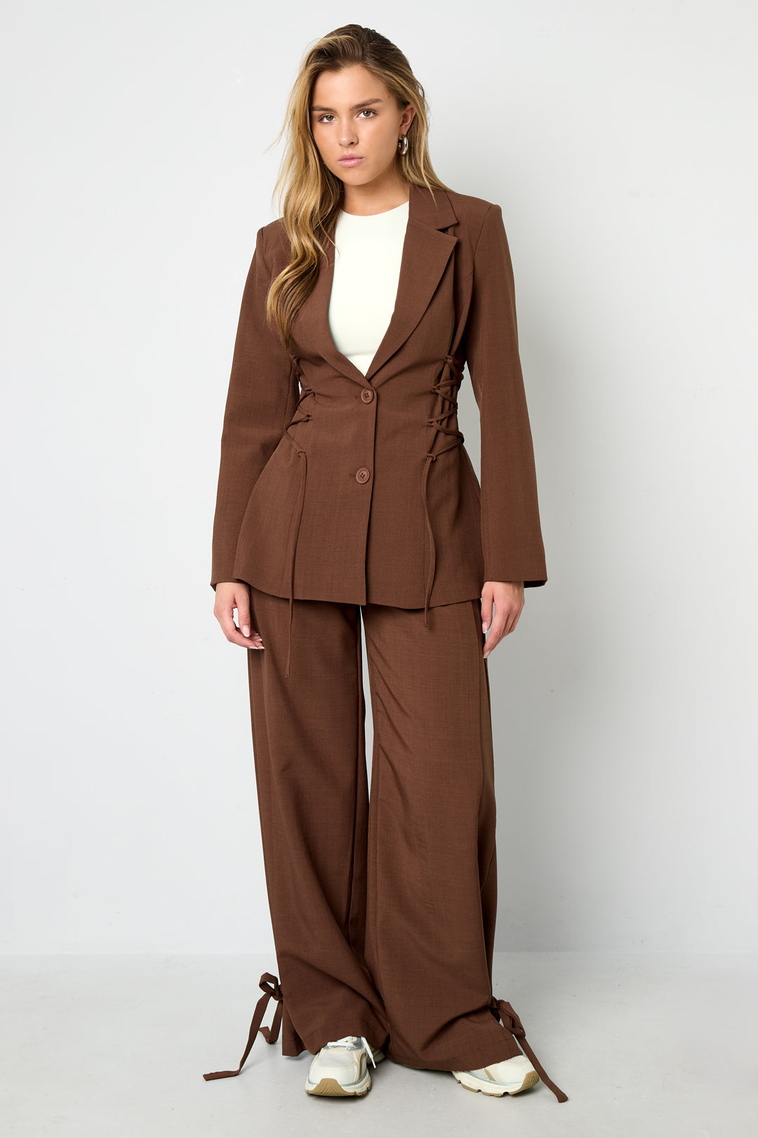 Pants with bows